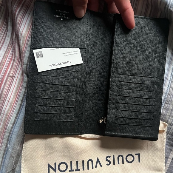 Men’s LV brazza sunrise monogram eclipse wallet - Picture 2 of 5